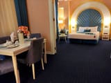 Emperatour-Pars-Hotel-Mashhad