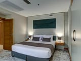 Khorshid Hashtom Hotel