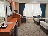 Khorshid Hashtom Hotel