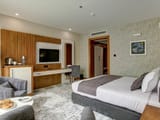 Khorshid Hashtom Hotel