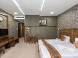 Shaker Hotel