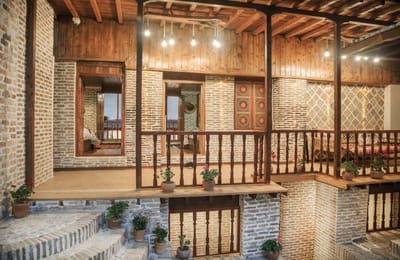 Saray-e Khan Hotel