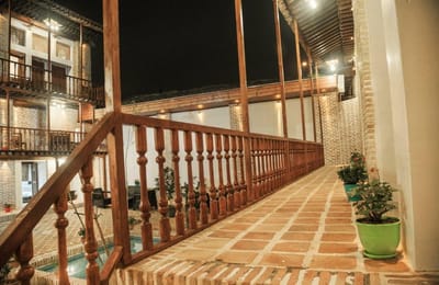 Saray-e Khan Hotel