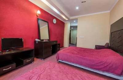 Rangin Kaman Hotel Khorramabad