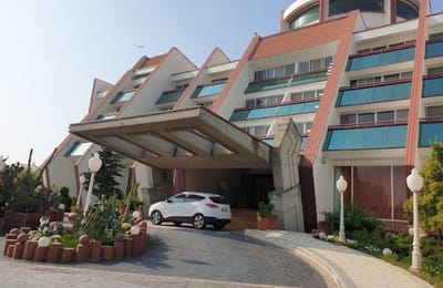 Narenjestan Hotel Mahmudabad
