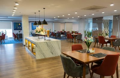 Avina Hotel Qeshm