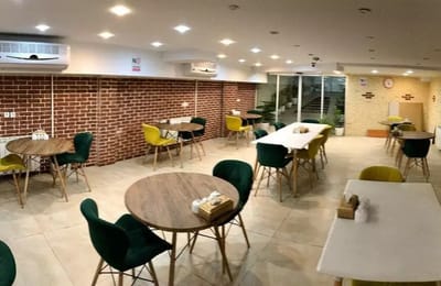 Aram Hostel in Tehran