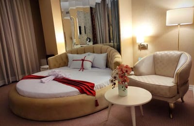 Emperatour-Pars-Hotel-Mashhad