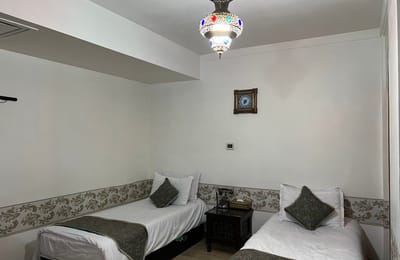 Atigh Traditional Hotel Isfahan