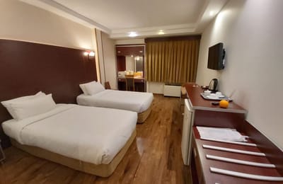 Piroozy Hotel Isfahan	
