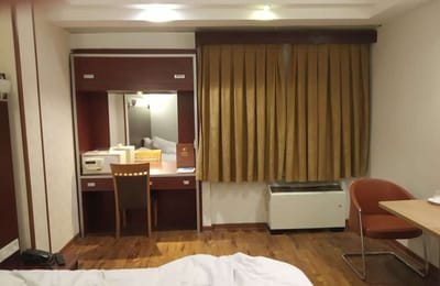 Piroozy Hotel Isfahan	