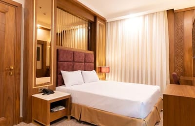 Rona Hotel