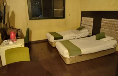 Apadana Hotel