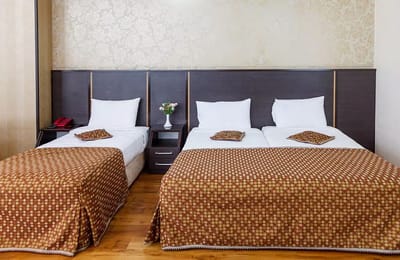 Baba Taher Hotel Tehran