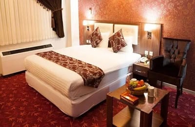 Grand Bam Hotel Boroujen