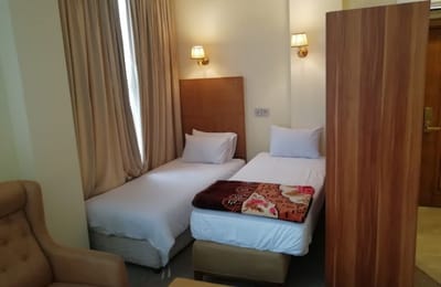 Royan Ghaem Hotel