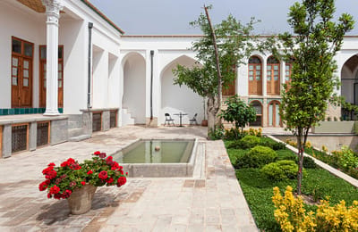 Derakhti hotel Isfahan