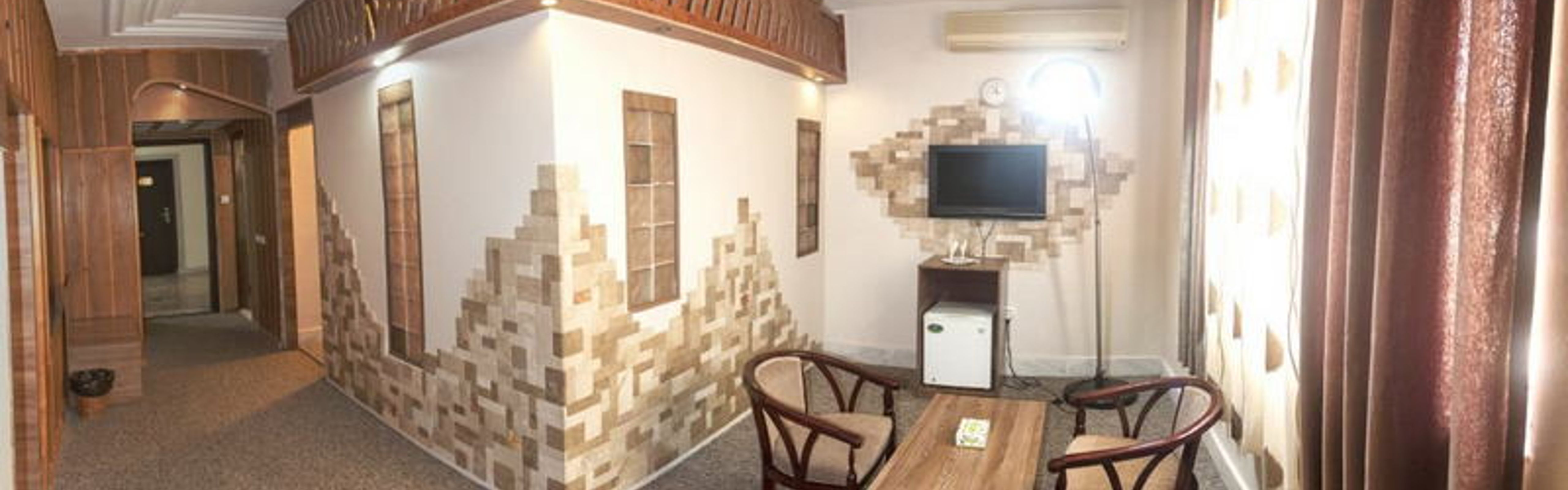 基什 Pars Nik 酒店