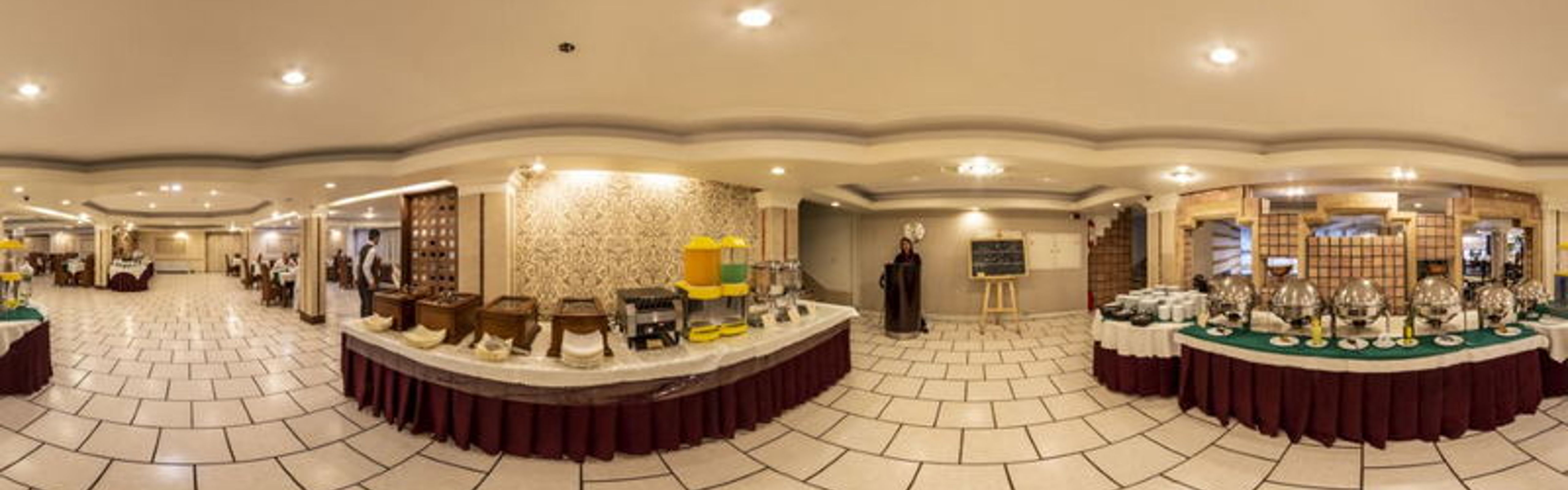 Ario Barzan Hotel Shiraz