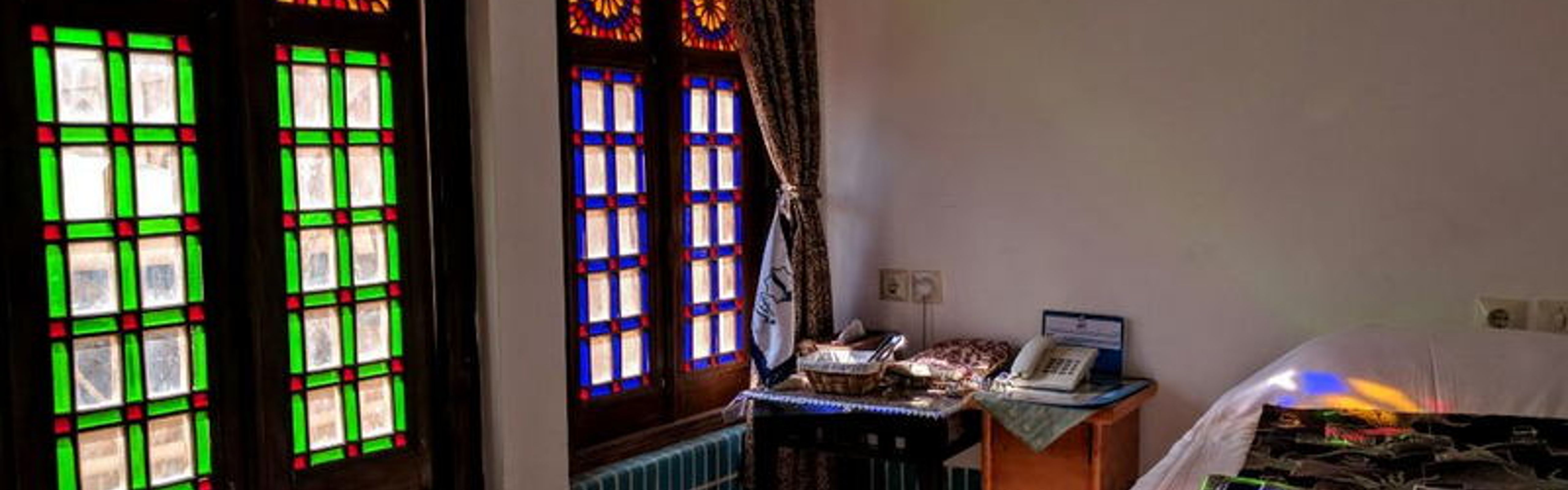 Lab-E-Khandagh Historical Hotel Yazd