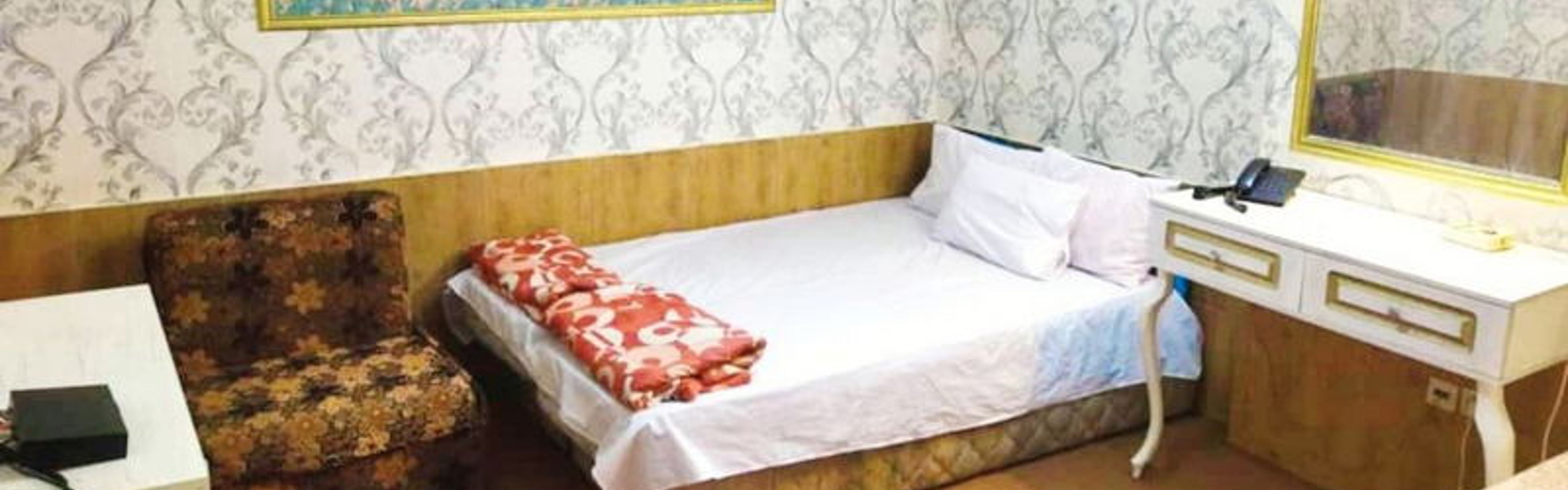 Pelican Inn Hotel Mashhad