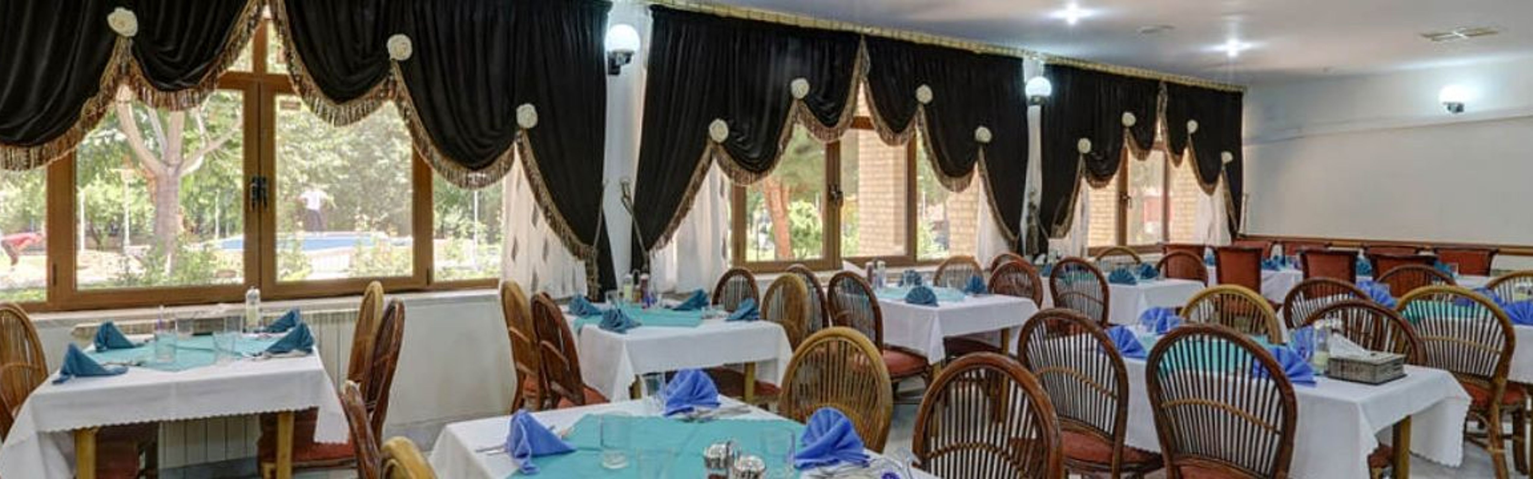 Jahangardi Hotel Bastam
