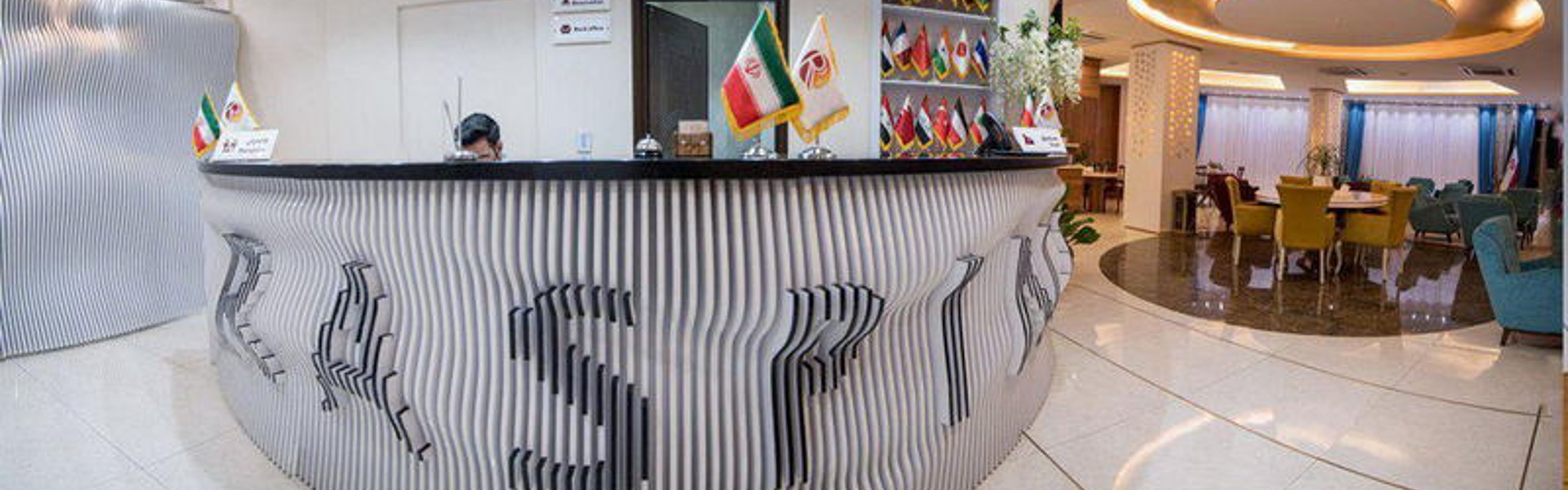 Raspina Hotel Qom
