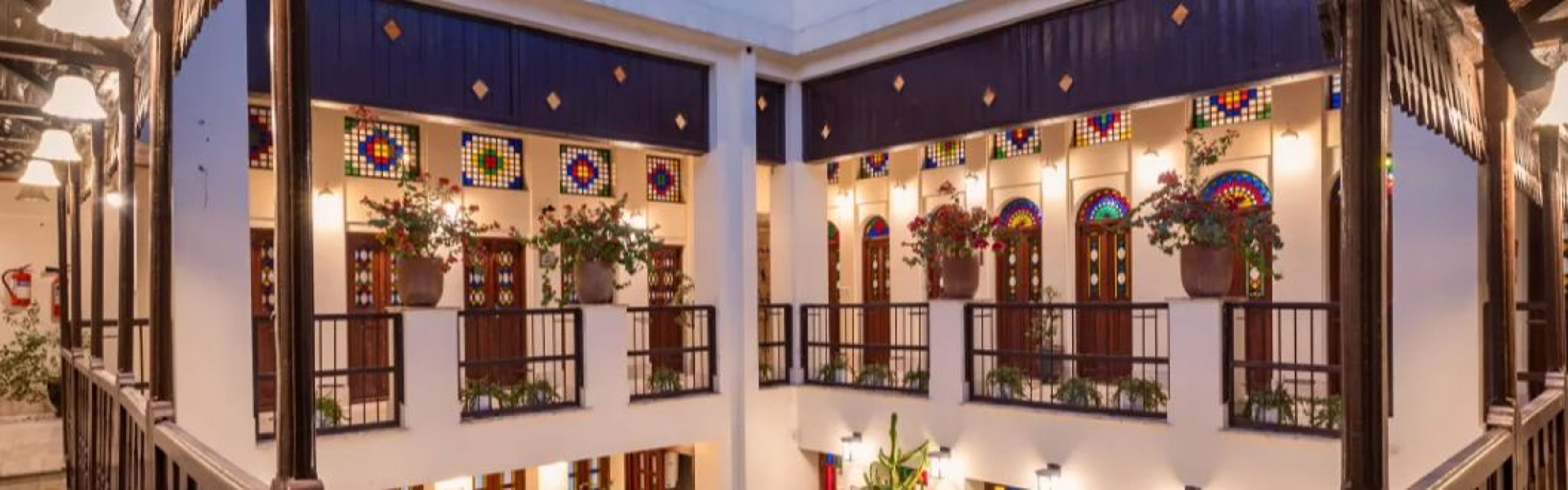 Donse Reyhan Hotel Bushehr