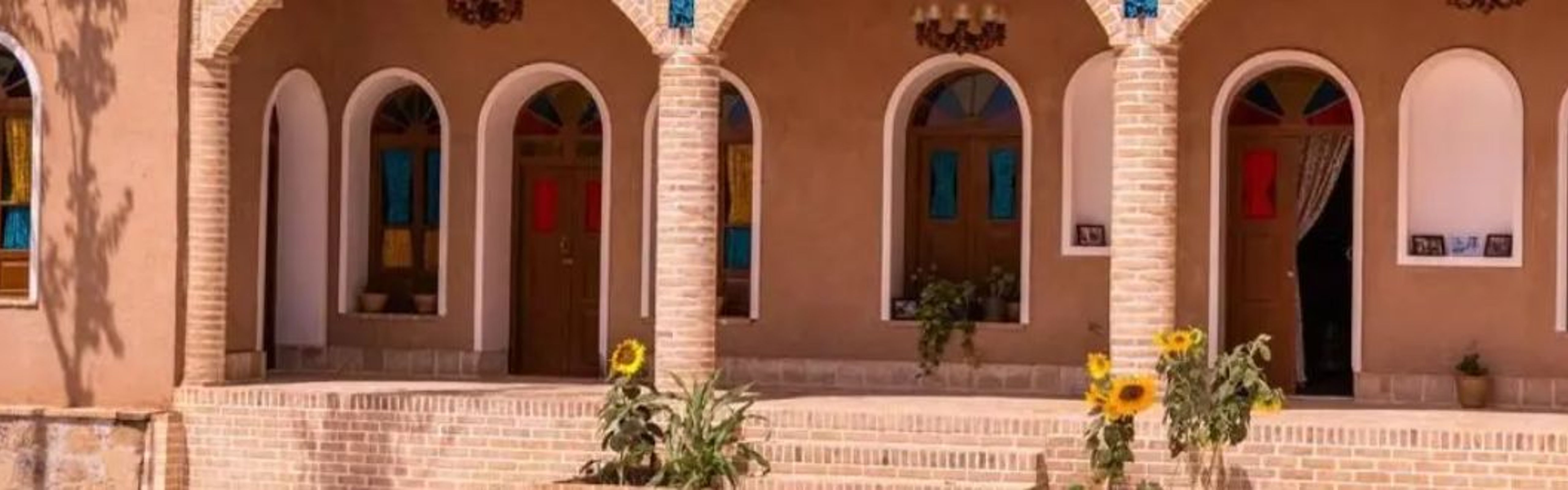 Emarat mohajer Hotel Bastam