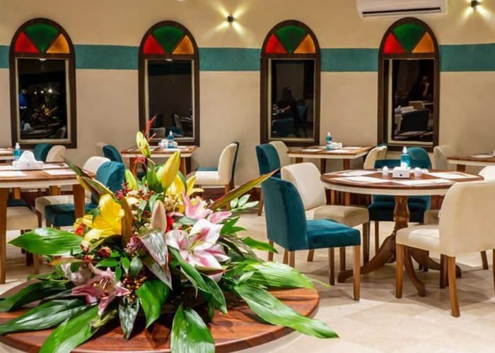 Fanoos Hotel Kish
