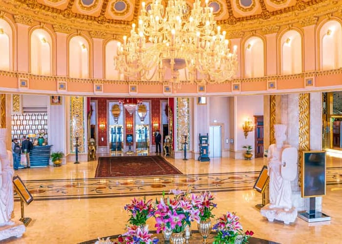 Espinas Palace Hotel in Tehran