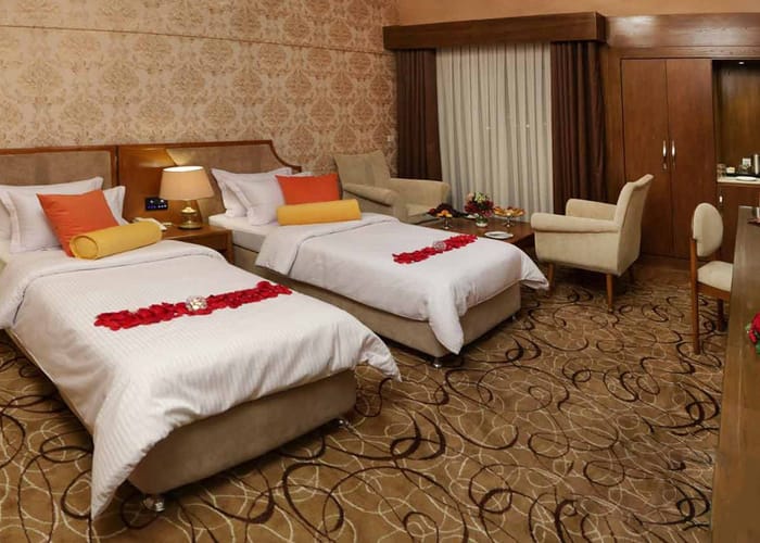 Parsis Hotel