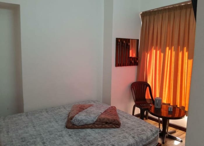 Ferdowsi Inn Hotel Tehran