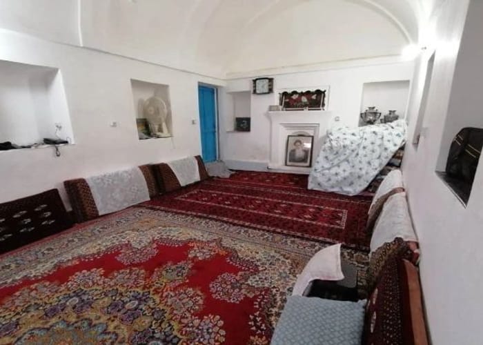 Yalda Traditional Residence Davarzan