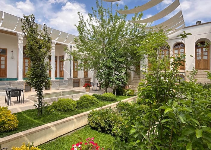 Derakhti hotel Isfahan