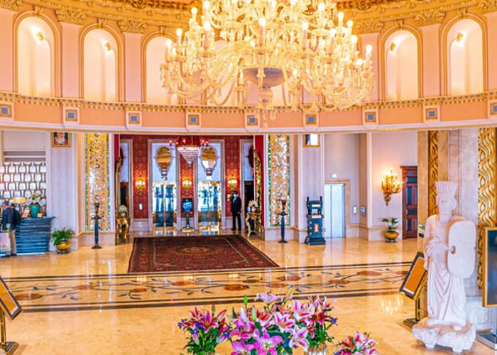 Espinas Palace Hotel Tehran